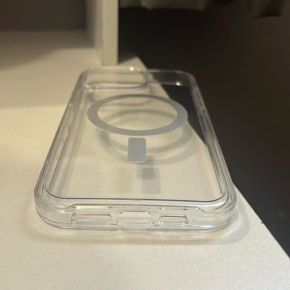 iPhone 15 Pro Max Combo - Picture 6 of 8